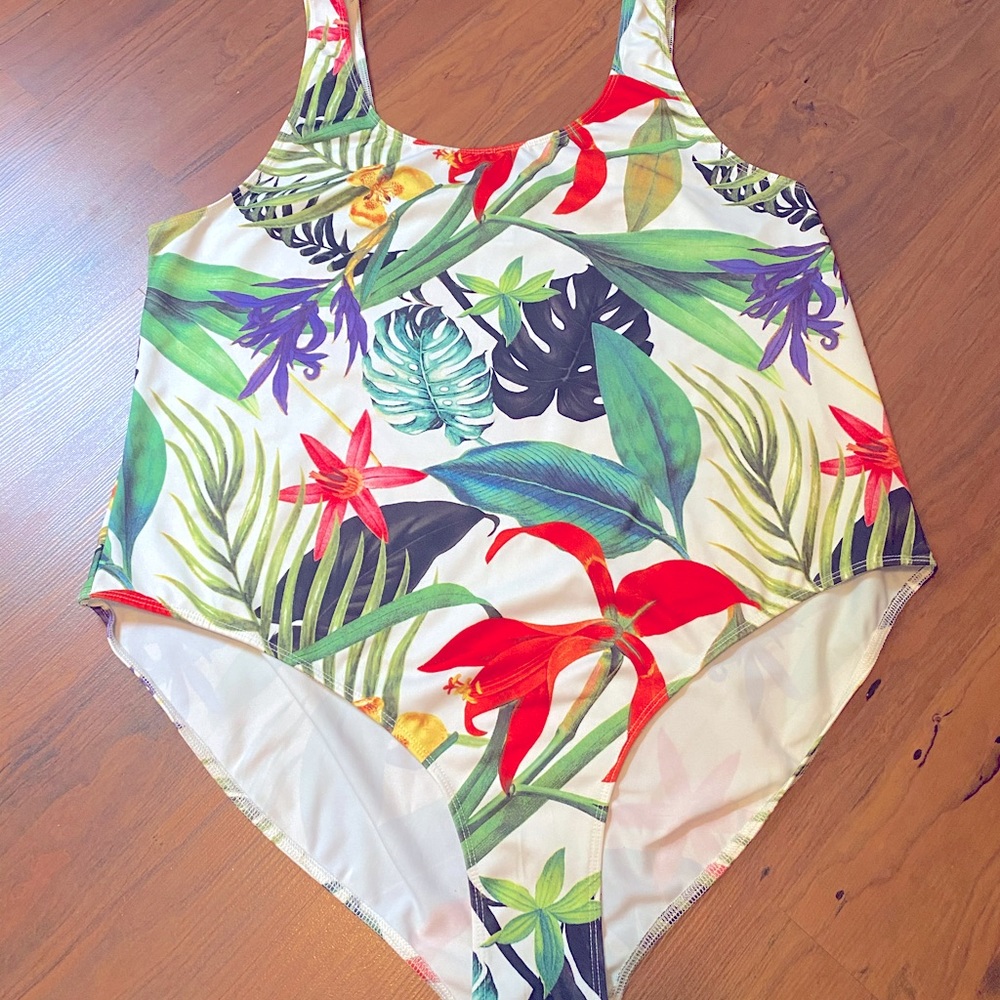Multicolor One-Piece Swimsuit 💚